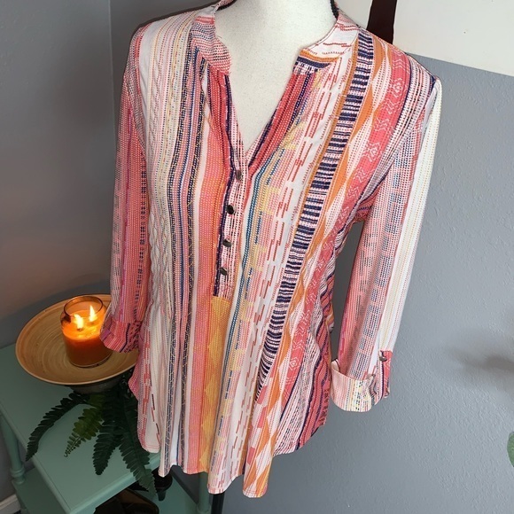 new directions Tops - New direction small find multicolored print top blouse
